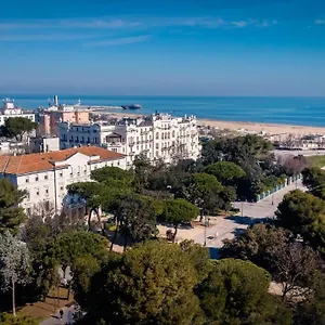 **** Hotel Residenza Parco Fellini Italy