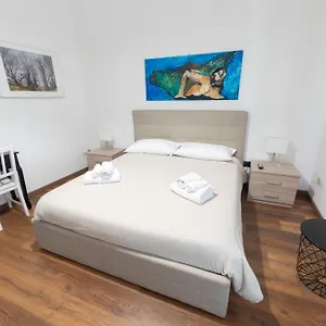  Bed & Breakfast I Miti Dell Etna Centro Vicino Il Duomo Italy