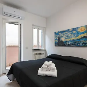  Bed & Breakfast Travelershome 170 Station Street Italy